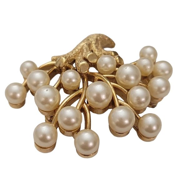 Trifari Crown Over T Gold Tone Faux Pearl Coral Branch Brooch, Signed E472 - Picture 5 of 8